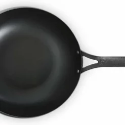 BK Black Steel Wokarang - Wokpan - Ø 30 Cm - Inductie -Maxwell & Williams winkel 550x335