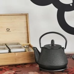 Bredemeijer - Theepot Wuhan 1,0L Gietijzer Zwart 13 Bredemeijer - Theepot Wuhan 1,0L Gietijzer Zwart -Maxwell & Williams winkel 550x366 10