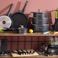 Swiss Pro+ - SWP41D22 - Pannenset 41 Delig - Foodprocessor - Messenblok 8 Delig - Kookgerei Set Met Houder 7 Delig - Starters Pakket - 2022 Serie - Limited Edition -uitzet -Maxwell & Williams winkel 550x366 28