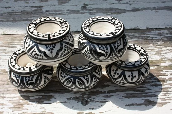 Cadeaubazaar.nl Asbak Zwart / Wit H 10 Cm Ø 15 Cm 6 Cadeaubazaar.nl Asbak Zwart / Wit H 10 Cm Ø 15 Cm - Afbeelding 4