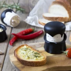 Ototo Gracula Knoflookpers -Maxwell & Williams winkel 550x366 62