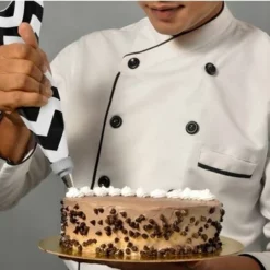 Ariko Slagroom Garneer Spuitzak Met 24 RVS Spuitmondjes – Herbruikbaar – Siliconen Spuit Zak Voor Decoratie Van Patisserie – Taartdecoratie – Rozetjes Opspuiten -Maxwell & Williams winkel 550x367 4