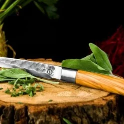 Forged Olive Universeel Keukenmes 13cm - Olijfhout - In Houten Giftbox 9 Forged Olive Universeel Keukenmes 13cm - Olijfhout - In Houten Giftbox -Maxwell & Williams winkel 550x367 9