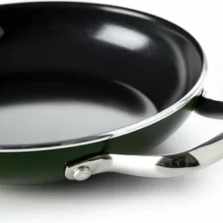 Dagelijkse Kost Keramische Koekenpan Met 2 Grepen - Ø24 Cm - PFAS-vrij 12 Dagelijkse Kost Keramische Koekenpan Met 2 Grepen - Ø24 Cm - PFAS-vrij -Maxwell & Williams winkel 550x410 3