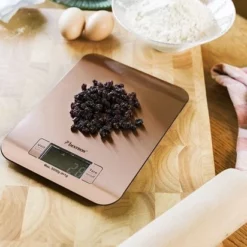 Bestron Digitaale Keukenweegschaal Met LCD-display, Voor Tot 5 Kg, Inclusief Batterijen, Kleur: Koper -Maxwell & Williams winkel 550x412 24