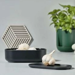 Zone Denmark Hexagon Onderzetter - Zwart -Maxwell & Williams winkel 550x436 5