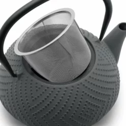 Bredemeijer Theepot Fujian 1.2L Met Filter Warm Grijs -Maxwell & Williams winkel 550x509 2