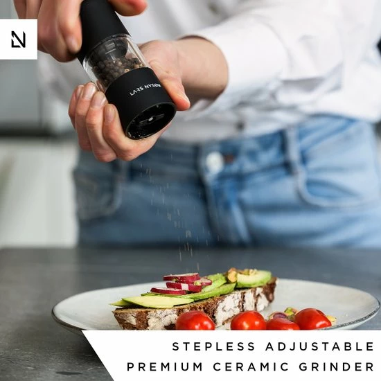 LARS NYSØM Zout- En Pepermolen Set 'Sjæl' Black/White 5 LARS NYSØM Zout- En Pepermolen Set 'Sjæl' Black/White - Afbeelding 3