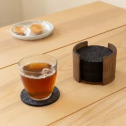 Spieringstore® Vilten Onderzetters - 12 Stuks - Bruine Houten Houder - Duurzame Kwaliteit - Hittebestendig - Absorberend