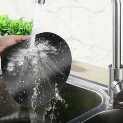 Krumble Teflon BBQ Grill Mat Rond - Geschikt Voor Cadac Skottelbraai - Diameter Van 40cm - Oven Bakmat - Anti-aanbak - Bakmat - Grillmat - Barbecue En Oven Mat - Zwart 21 Krumble Teflon BBQ Grill Mat Rond - Geschikt Voor Cadac Skottelbraai - Diameter Van 40cm - Oven Bakmat - Anti-aanbak - Bakmat - Grillmat - Barbecue En Oven Mat - Zwart -Maxwell & Williams winkel 550x550 346