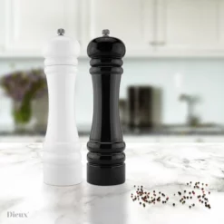 Dieux® - Peper En Zoutmolen Set - Zwart Wit - Zout Peper Kruiden - 2 Stuks - Instelbare Maalgraad - Duurzaam - Luxe Kwaliteit - Hervulbaar - Barbecue - BBQ - BBQ Accesoires - Sinterklaas Cadeautjes - Black Friday 2022 -Maxwell & Williams winkel 550x550 359