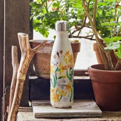 Emma Bridgewater Chilly Bottle Flowers Little Daffodils 500 Ml. -Maxwell & Williams winkel 550x550 448