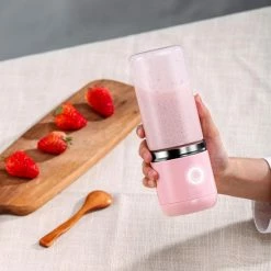 Blend In - Blender To Go - Smoothie Maker - Oplaadbare Mini Blender - Smoothies & Shakes - Draadloos & Draagbaar - Fruit Mixer - USB Oplaadbaar - 350ML - Roze -Maxwell & Williams winkel 550x550 585