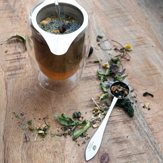 Thee Filter & Maatlepel - SensibleTaste - Makkelijk Afwasbaar - RVS - Theefilter Voor Losse Thee - Thee Accessoires - Met Onderzetter - Dubbele Handgreep - Maatlepel - Theezeven - Cadeau - Black Friday 4 Thee Filter & Maatlepel - SensibleTaste - Makkelijk Afwasbaar - RVS - Theefilter Voor Losse Thee - Thee Accessoires - Met Onderzetter - Dubbele Handgreep - Maatlepel - Theezeven - Cadeau - Black Friday - Afbeelding 2