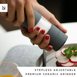 LARS NYSØM Zout- En Pepermolen Set 'Lagom' Nude 11 LARS NYSØM Zout- En Pepermolen Set 'Lagom' Nude -Maxwell & Williams winkel 550x550 621