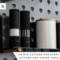 LARS NYSØM Zout- En Pepermolen Set 'Lagom' Nude 15 LARS NYSØM Zout- En Pepermolen Set 'Lagom' Nude -Maxwell & Williams winkel 550x550 625