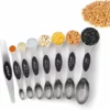 Dappermann | Luxe Magnetische Maatlepel Set Van 8 - Measuring Cups And Spoons - Maatschep RVS - Vast & Vloeibaar -Maxwell & Williams winkel 550x552 1