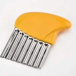 Miro Ecommerce Multifunctionele Groenten Slicer - Kartelmes - Frietsnijder - Golvend Mes - Geel