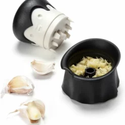 Ototo Gracula Knoflookpers -Maxwell & Williams winkel 550x591 3