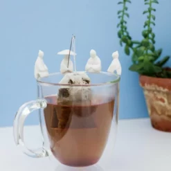 Kikkerland Theetip - Theezakje Houder - Fishermen Design 16 Kikkerland Theetip - Theezakje Houder - Fishermen Design -Maxwell & Williams winkel 550x825 17