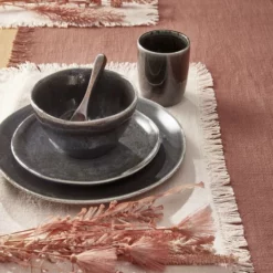 Mica Decorations Tabo Serviesset 4 Persoons - Zwart -Maxwell & Williams winkel 550x825 3